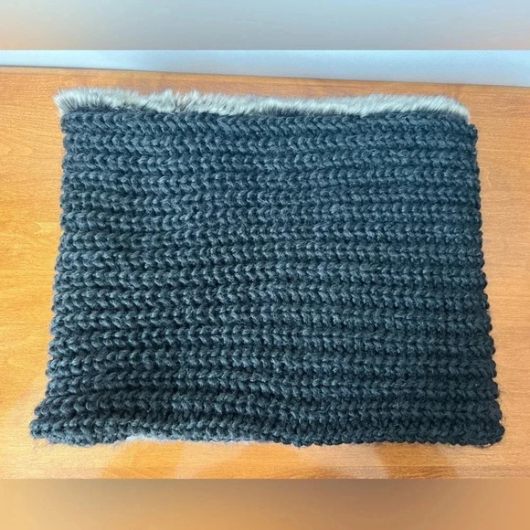 Indigo Faux Fur Cowl Scarf Fall & Winter  Fashion - Picture 2 of 4